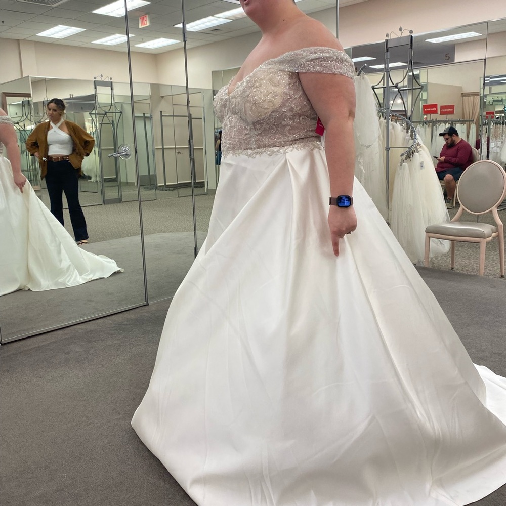 Brand new wedding dresses